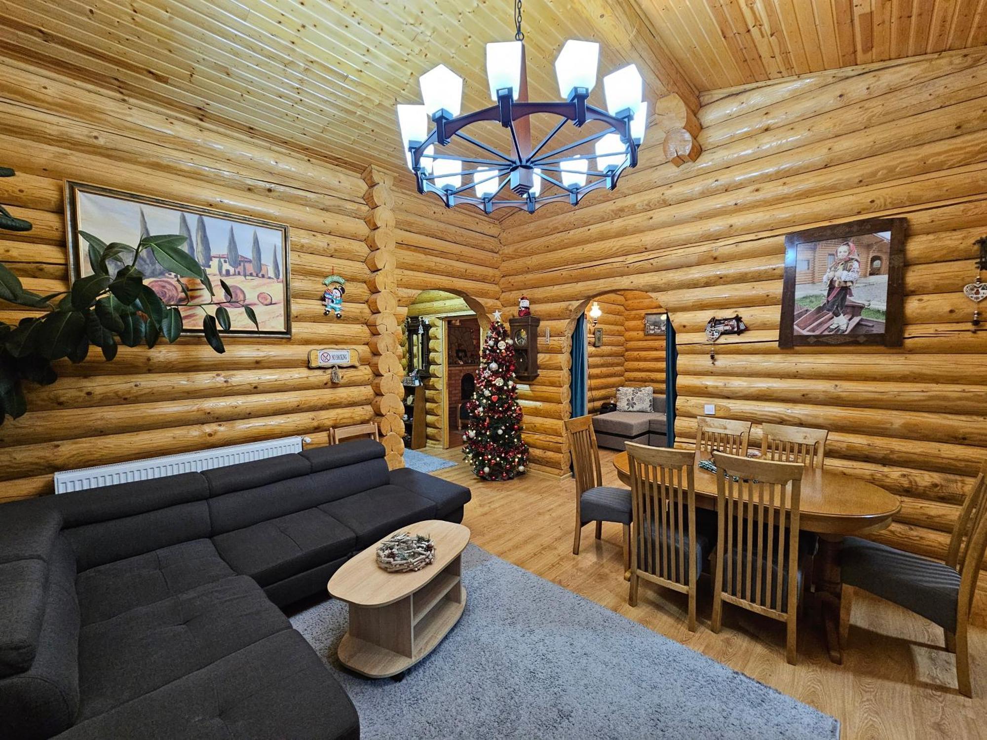 קאמפולונג מולדובנסק Cabana Alesia, Relaxare La Poalele Raraului מראה חיצוני תמונה