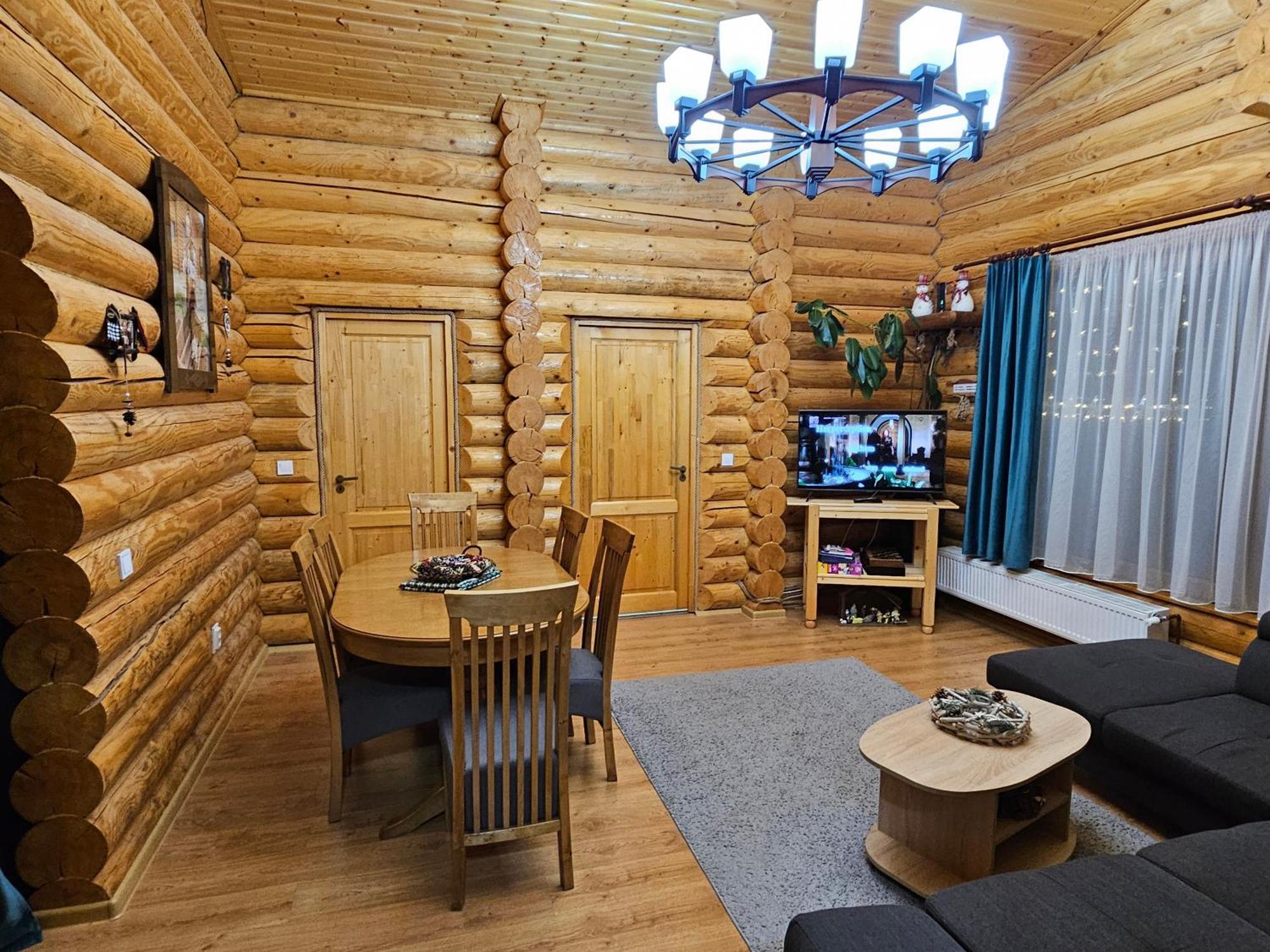 קאמפולונג מולדובנסק Cabana Alesia, Relaxare La Poalele Raraului מראה חיצוני תמונה